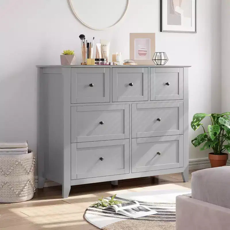 7-Drawer Modern Dresser for Bedroom, Wood Storage Chest with Deep Drawers - Ideal for Living Room, Hallway & Entryway