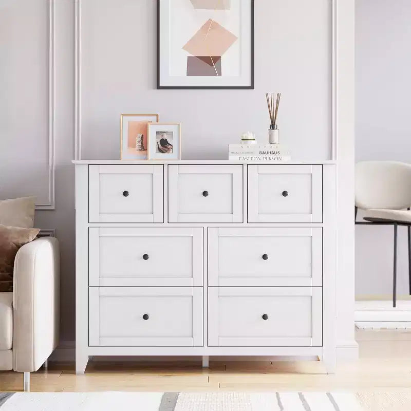 7-Drawer Modern Dresser for Bedroom, Wood Storage Chest with Deep Drawers - Ideal for Living Room, Hallway & Entryway