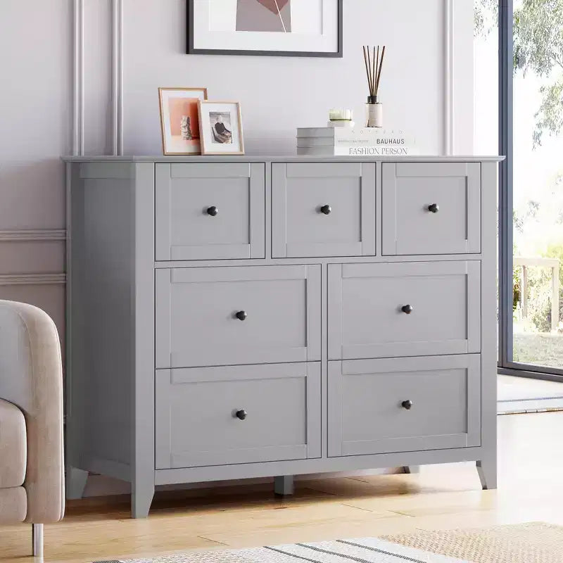 7-Drawer Modern Dresser for Bedroom, Wood Storage Chest with Deep Drawers - Ideal for Living Room, Hallway & Entryway